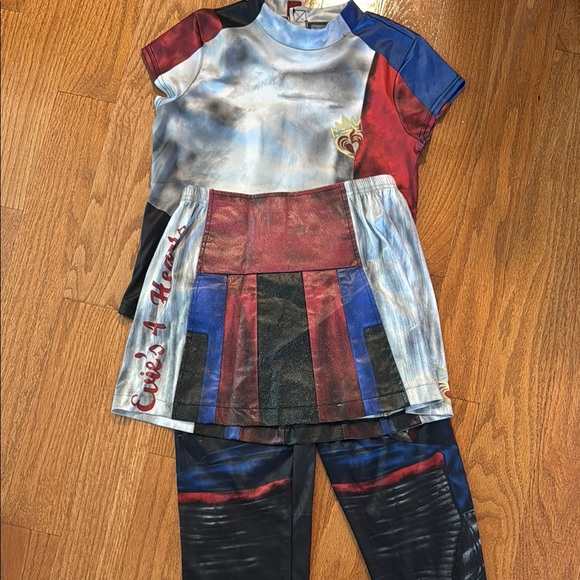 Descendants 3  Evie Costume Kids' Blue and Red Costume Set with Wig. - Picture 1 of 7